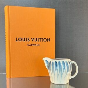 1960’s Susie Cooper Tulip in Pompadour Burslem England Creamer.